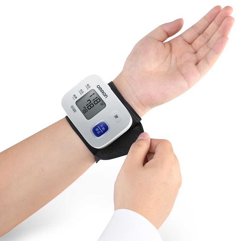 欧姆龙 手腕式电子血压计
